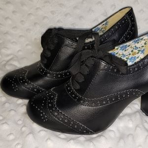 American eagle heels